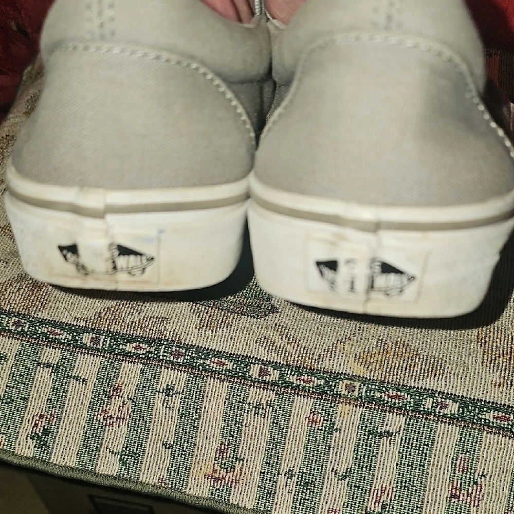 Vans Men's Light Gray Slip-On Loafers Size 7/Women's 8.5 LIKE NEW